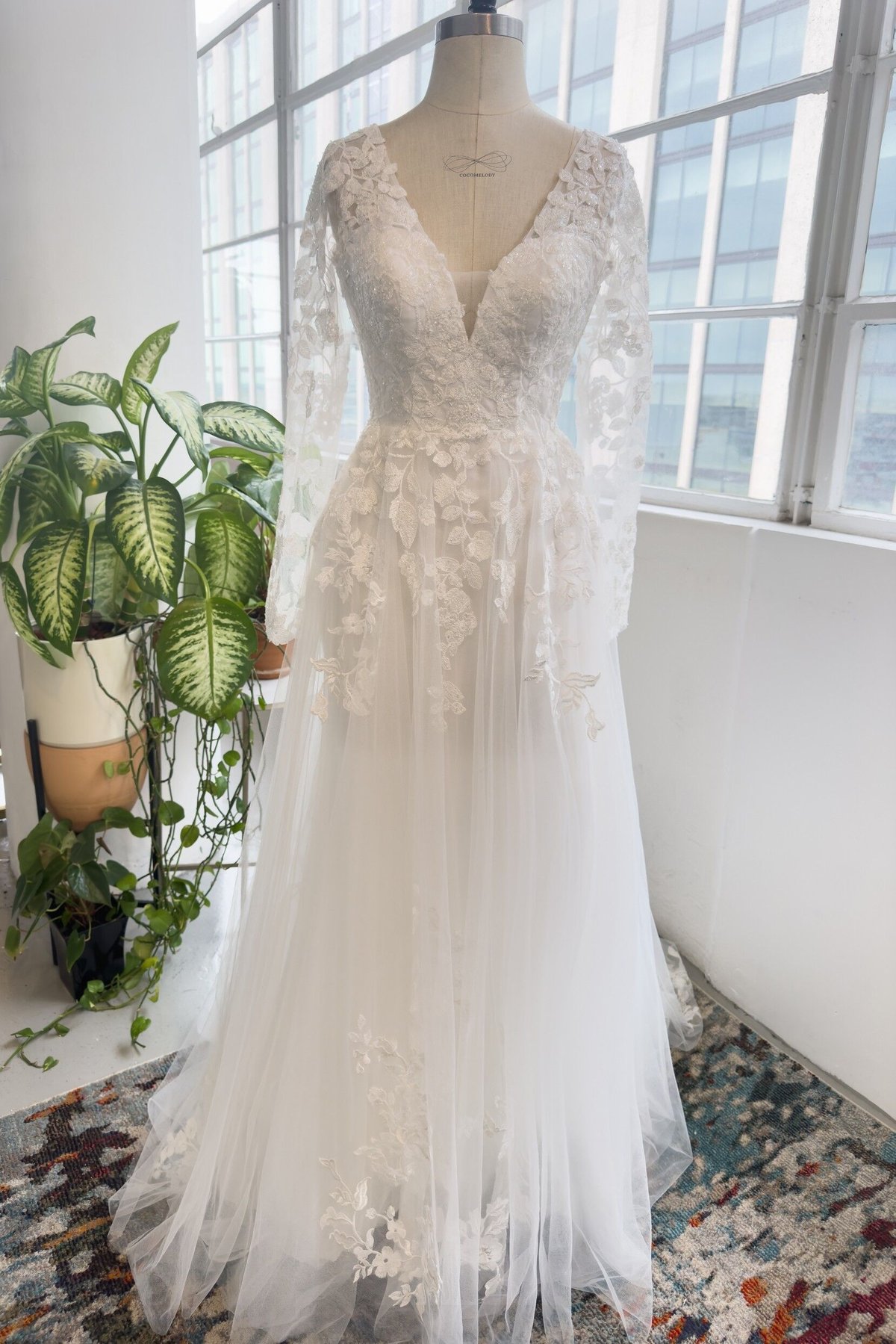 袖あり スレンダー Vネック ウェディングドレス | Cinderelladress2's S 袖あり スレンダー Vネック ウェディングドレス | Cinderelladress2's S