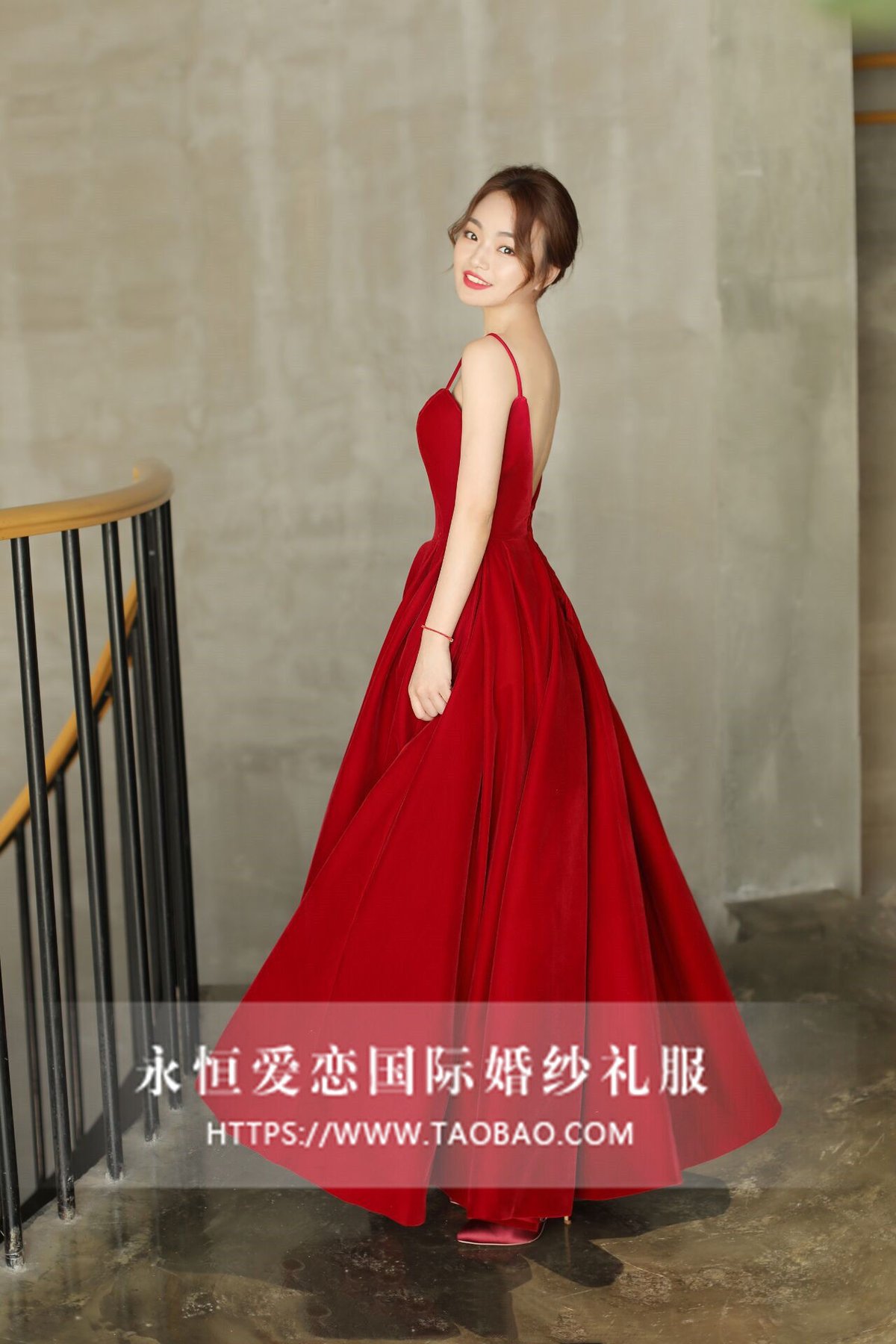 人気上昇 キャミソール パーティードレス 赤 編み上げ 光沢サテン 2次  