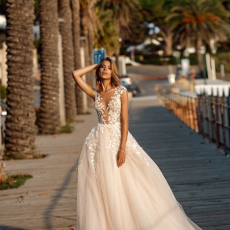 美品！ ウエディングドレス バックレス ソフトチュール Vネック 短  