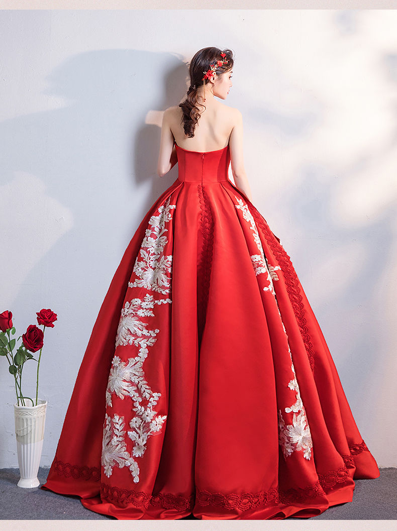 カラードレス ワインレッド 光沢サテン ベアトップ 花柄の