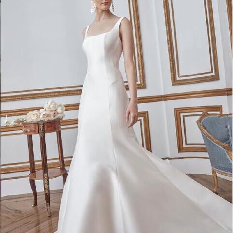 高品質！ウエディングドレス オフホワイト 光沢サテン 華やかな  