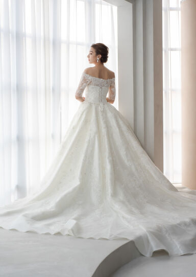 高品質！ウエディングドレス 繊細レース 短袖 オフショルダー フランス  