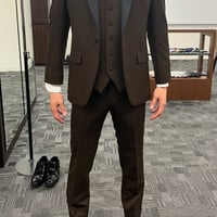 高品質！    ブラウン   ネックタイ   ジャケット、ベスト、パンツの3点セット   タキシード    結婚式    スーツ   オーダーメイド  色直し
