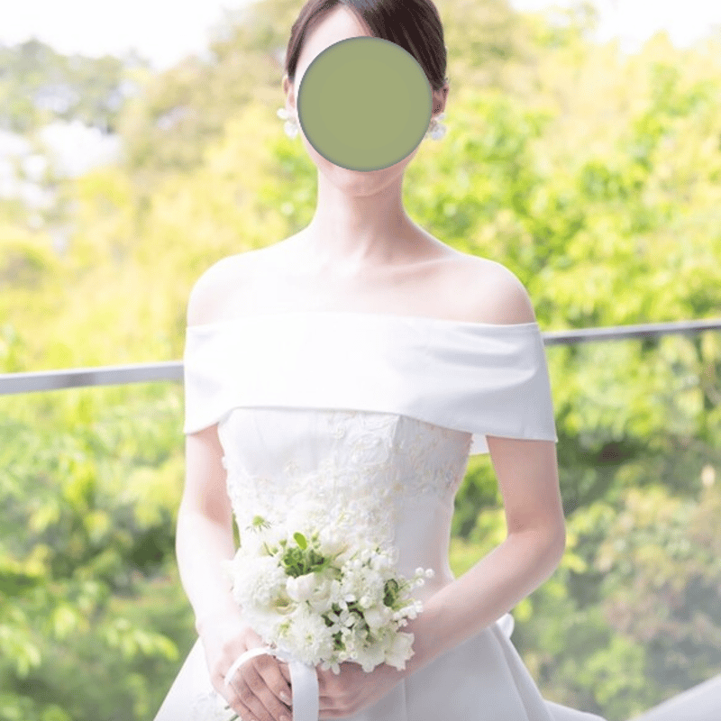 実例写真！ホワイト オフショルダー のみ 光沢サテン 結婚式 前撮り 