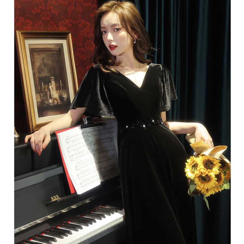 大好評中！パーティードレス 黒 Vネックドレス 高級ベロア 2次会 謝恩