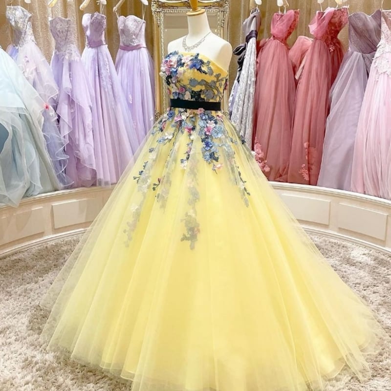 パステルブルー 海外 パステルベアー ヴィンテージ 花嫁 パステルブルーチュールとソフトな色合いの花柄刺繍をミックス