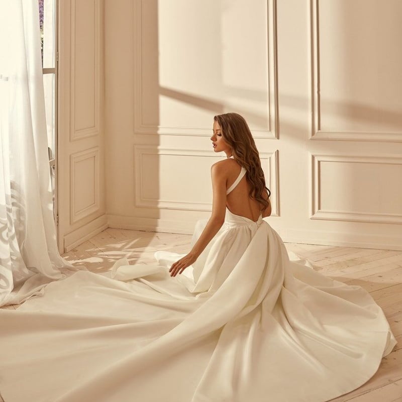 サテン 細見えシルエットパーティードレス リボン 背中見せ  