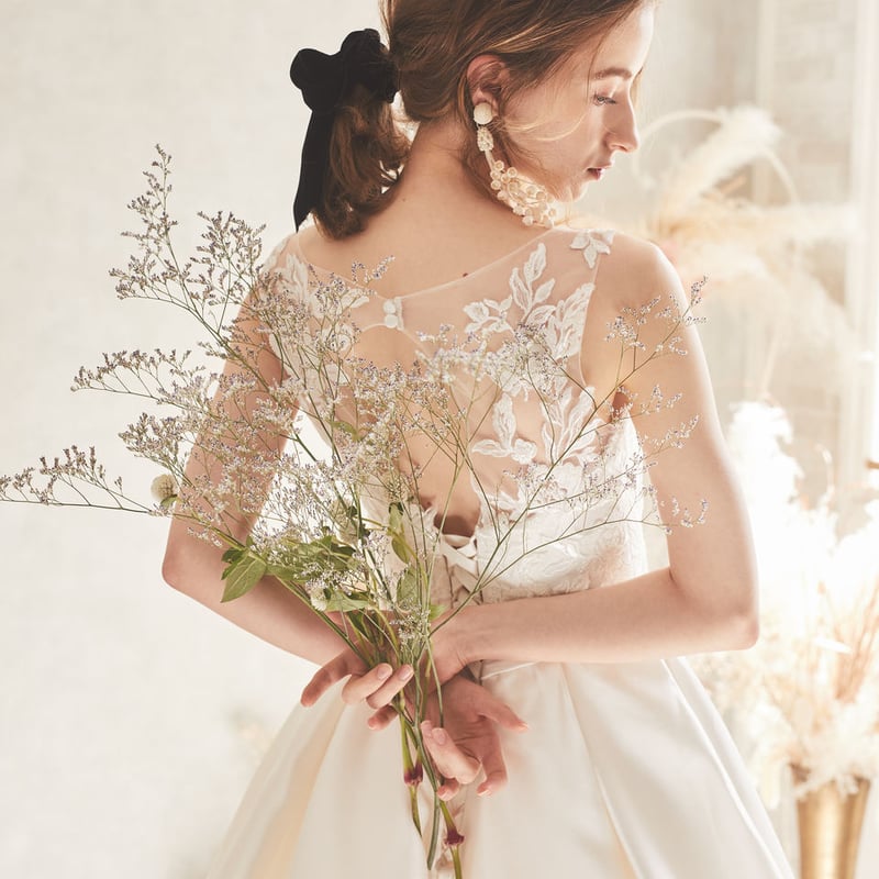 ウェディングドレス リーフ刺繍 美しいバックレース ノースリーブ  