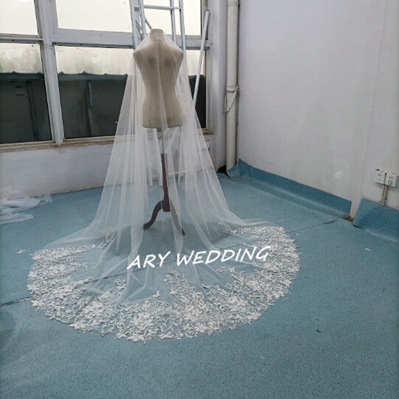 高品質！コーム付き ロングベール 繊細レース 豪華 花嫁/ウェディング  