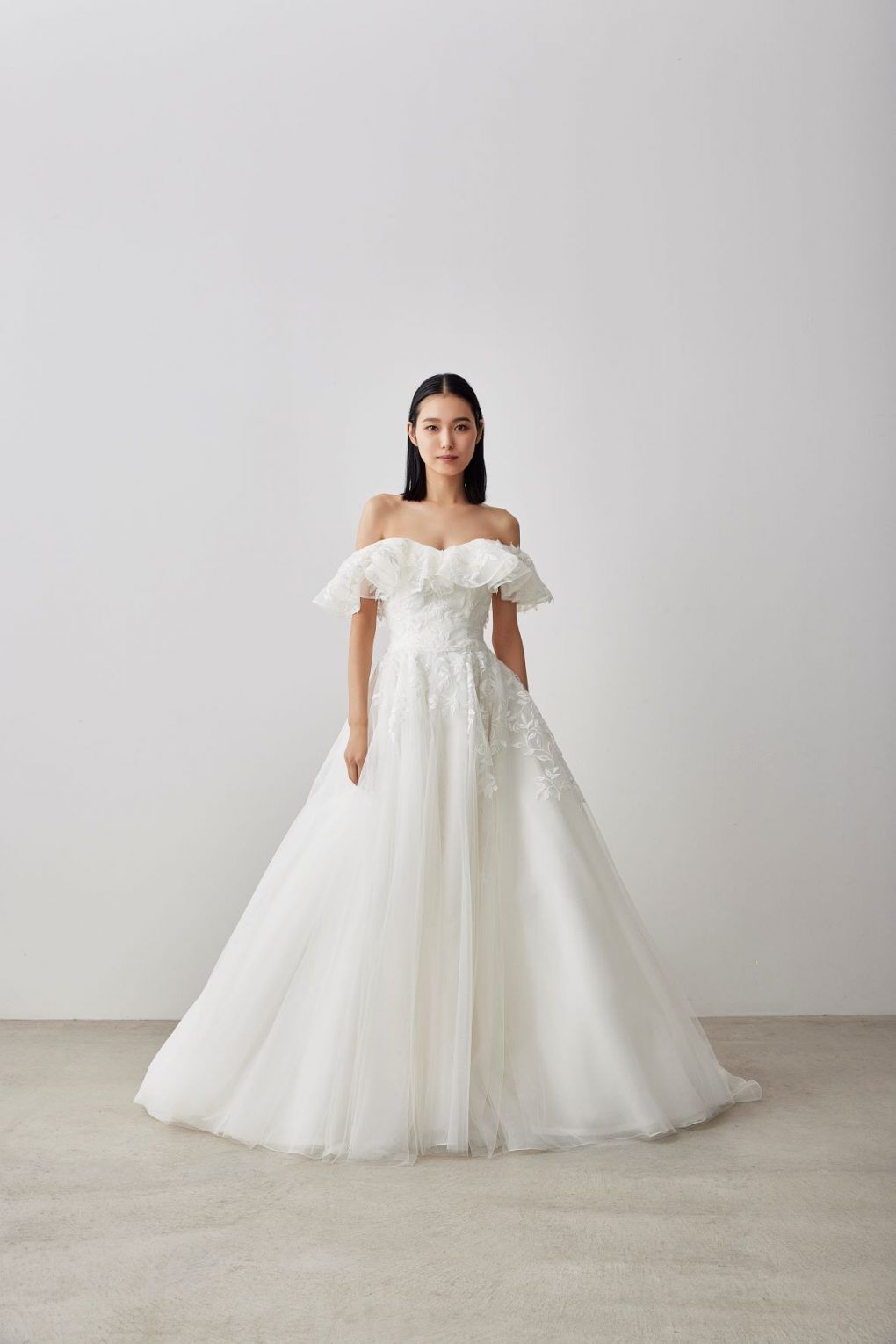 ホワイト フリル ウェディングドレス 楽天市場】【P5倍☆BLACK FRIDAY限定】ウェディングドレス ロング