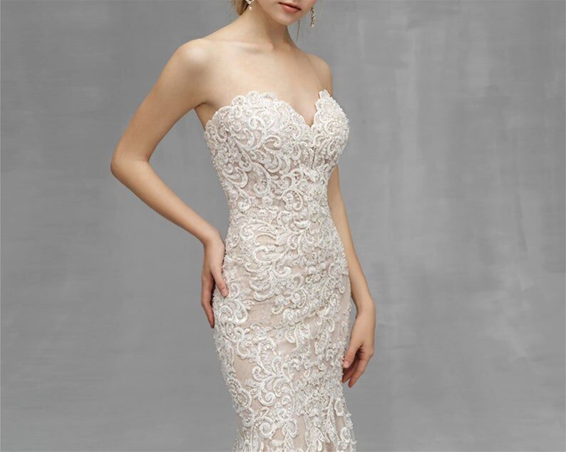 人魚レースの薄絹の刺繍旅のウェディングベールのシャンパンの甘い心の  