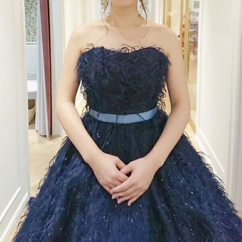 高品質！フェザーカラードレス ネイビー ベアトップ 華やかなトレーン  