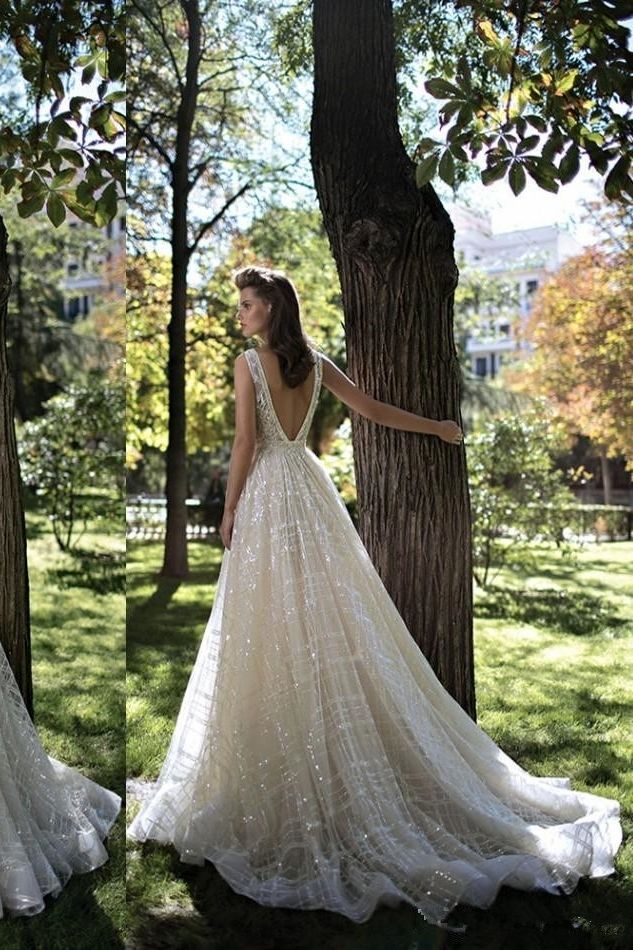 ウエディングドレス Aライン 深Vネックド タンクトップ 結婚式/披露宴  