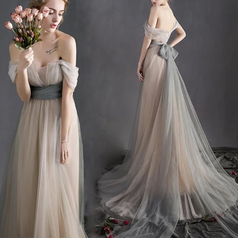 リボンのサッシュベルト付け、ソフトチュールウェディングドレス  