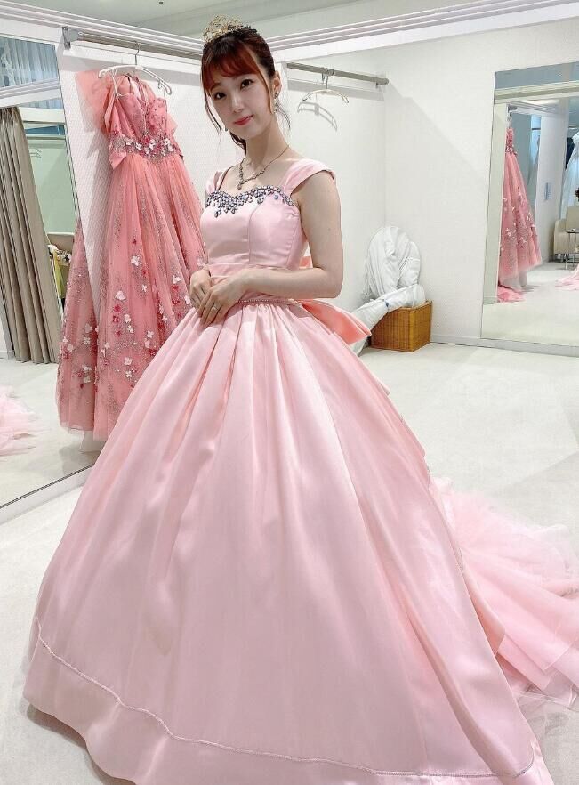 ウェディングドレス カラードレス ピンク ふっくら柔らかなバック  