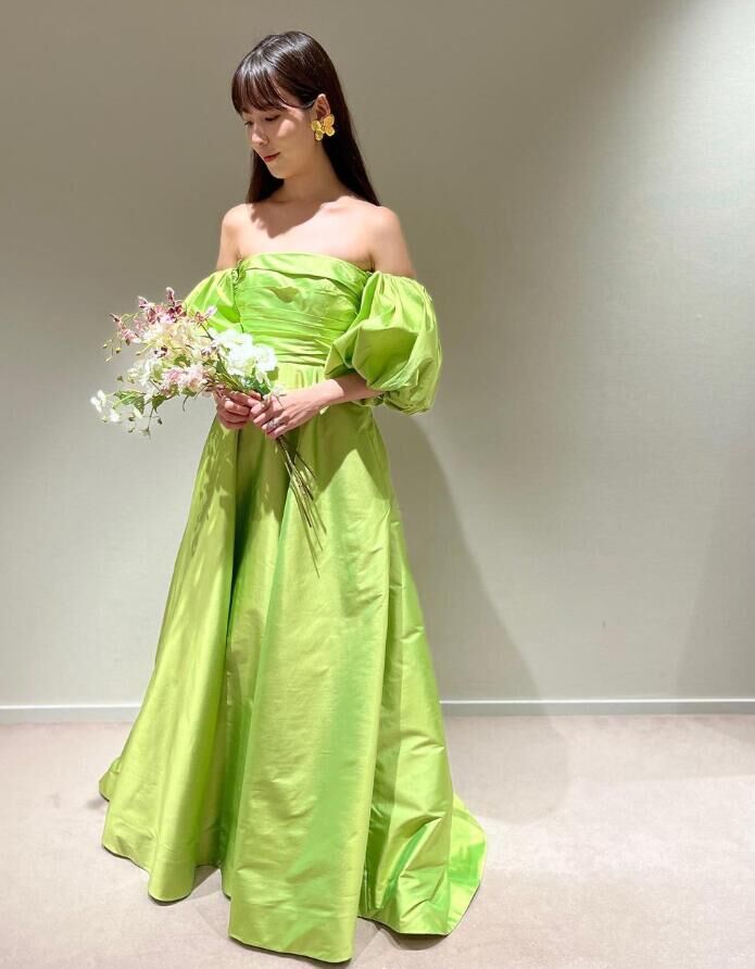 フレンチスリーブ パーティードレス ライムグリーン トレーン 投げ込ん  