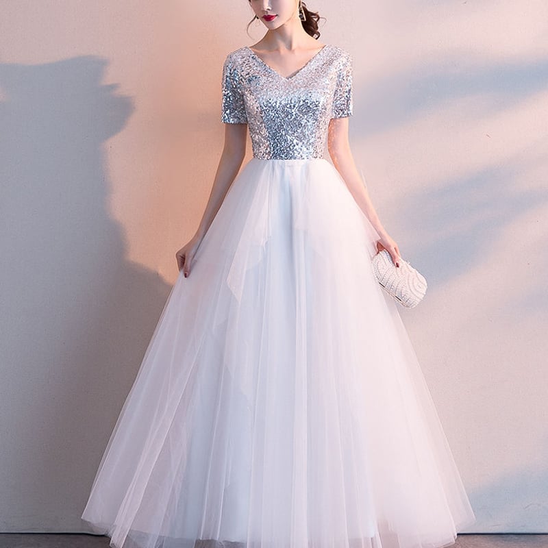 ホワイト スパンコール Vネック ウェディングドレス ホワイト スパンコール Vネック ウェディングドレス 【公式通販】