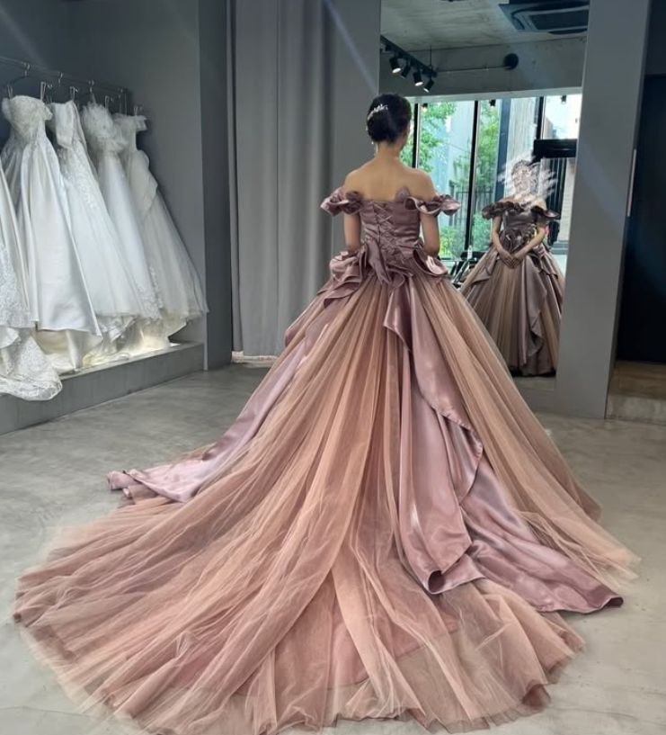 カラードレス オフショルダー くすみピンク 光沢サテン ソフト