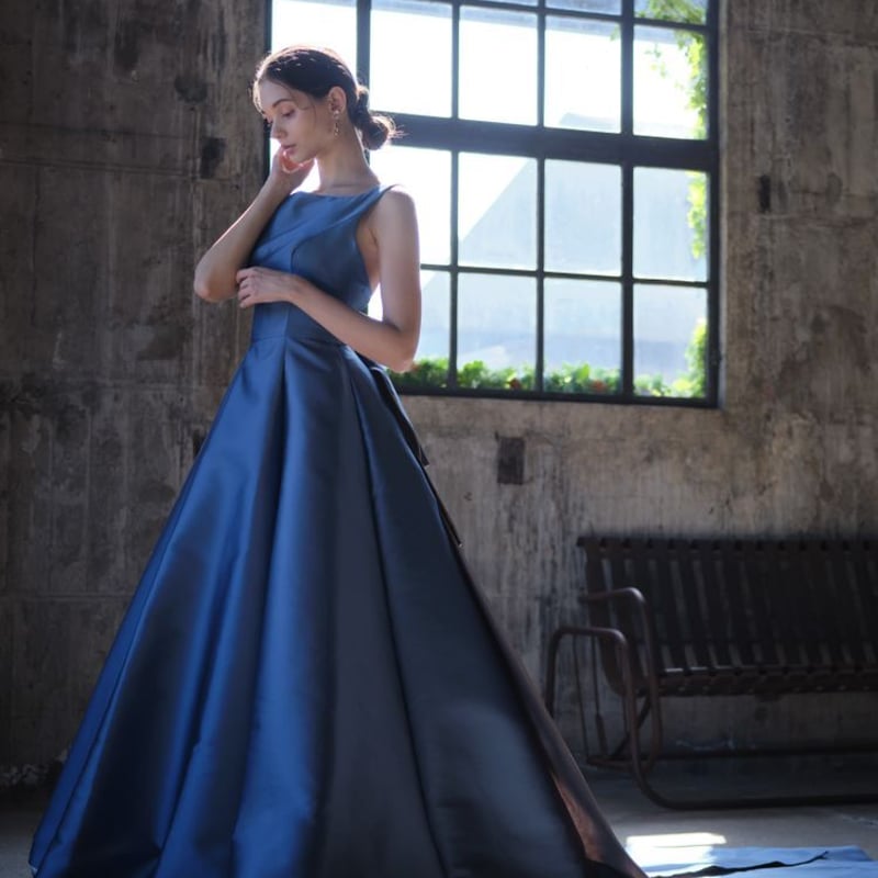 人気上昇！ カラードレス バックレス ネイビー ファスナー  