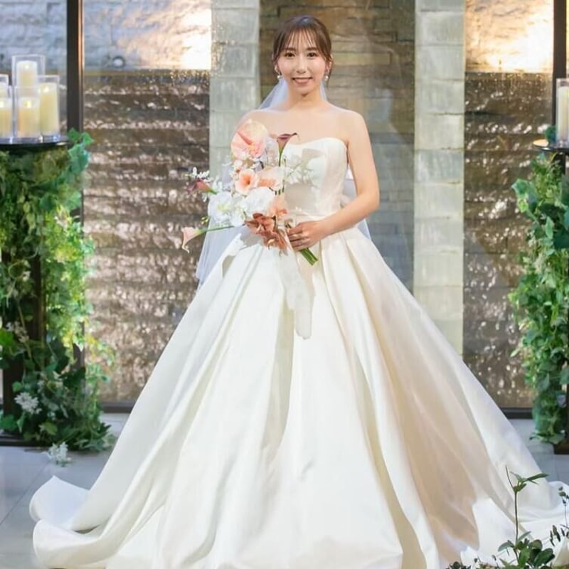 レディースソフトマーメイド　ウエディングドレス　豪華なバックリボン　結婚式/披露宴