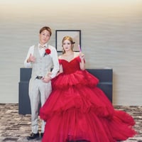 実例写真！ カラードレス   ボルドー色   韓国風ドレス   オフショルダー   華やかなトレーン   ブライダル
