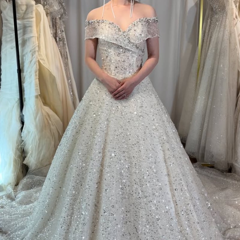 ウエディングドレス オフホワイト 韓国風ドレス オフショルダー