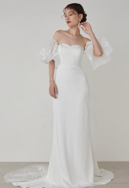 フラワー刺繍 パフスリーブ ウェディングドレス【実物写真あり】※未使用 楽天市場】花刺繍 レッド ロングドレス【着後レビュー特典