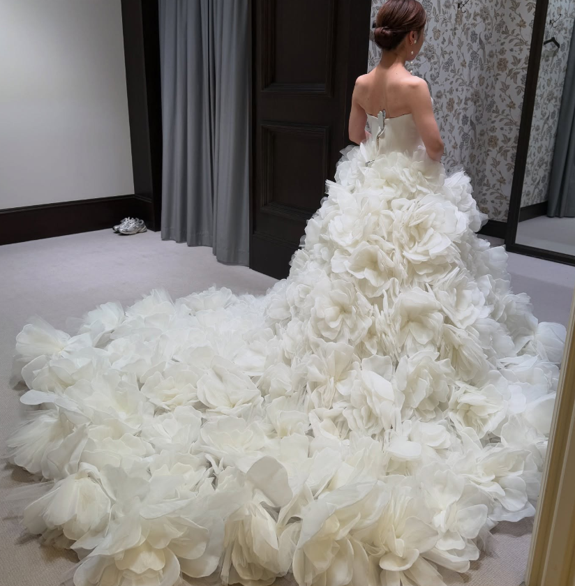 ホワイトウェディングドレス ストラップレス WATABE WEDDING ホワイトウェディングドレス