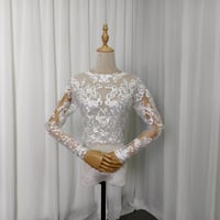 幻想的な輝きトップス  オフホワイト ロングスリーブ 贅沢な総レース  くるみボタン+ファスナー 結婚式