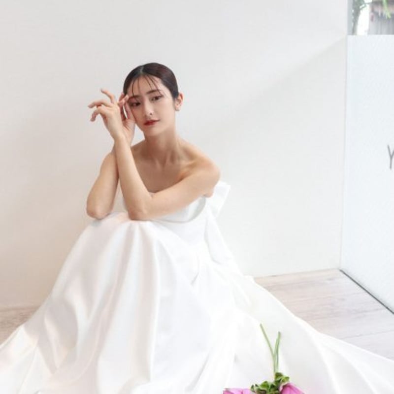 ウェディングドレス ふっくら柔らかなバックリボン ベアトップ  