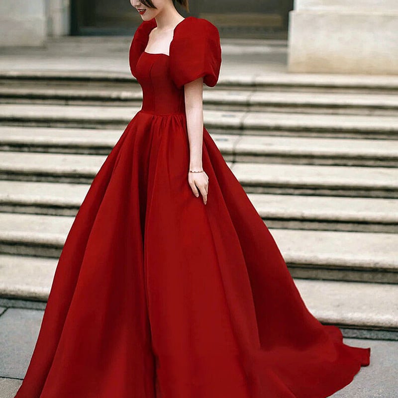 ウェディングドレス 赤 プリンセスライン スクエアネック パフスリーブ