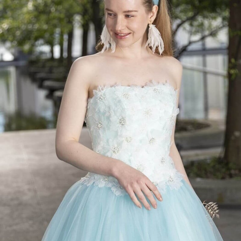 ウエディングドレス 薄青 取り外し ベアトップ 繊細レース 柔らかく  