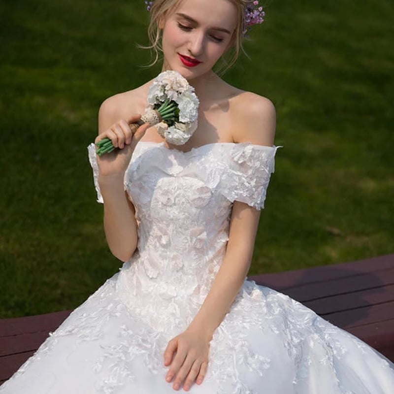 ウェディングドレス トレーン パフスリーブ エレガント パーティー  