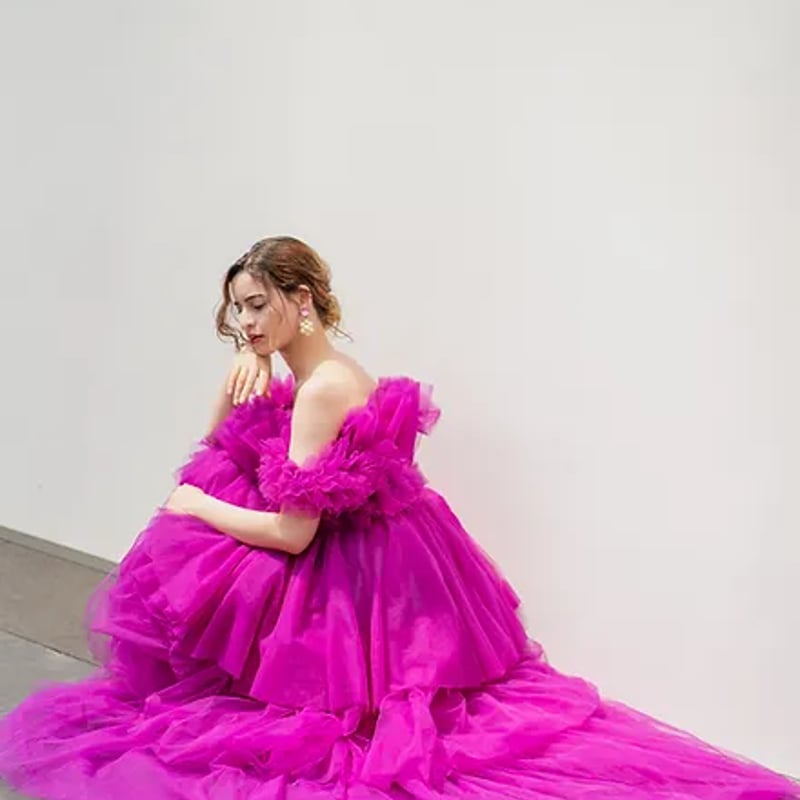 可愛い カラードレス ビビッドピンク オフショルダー 華やか 派手な  