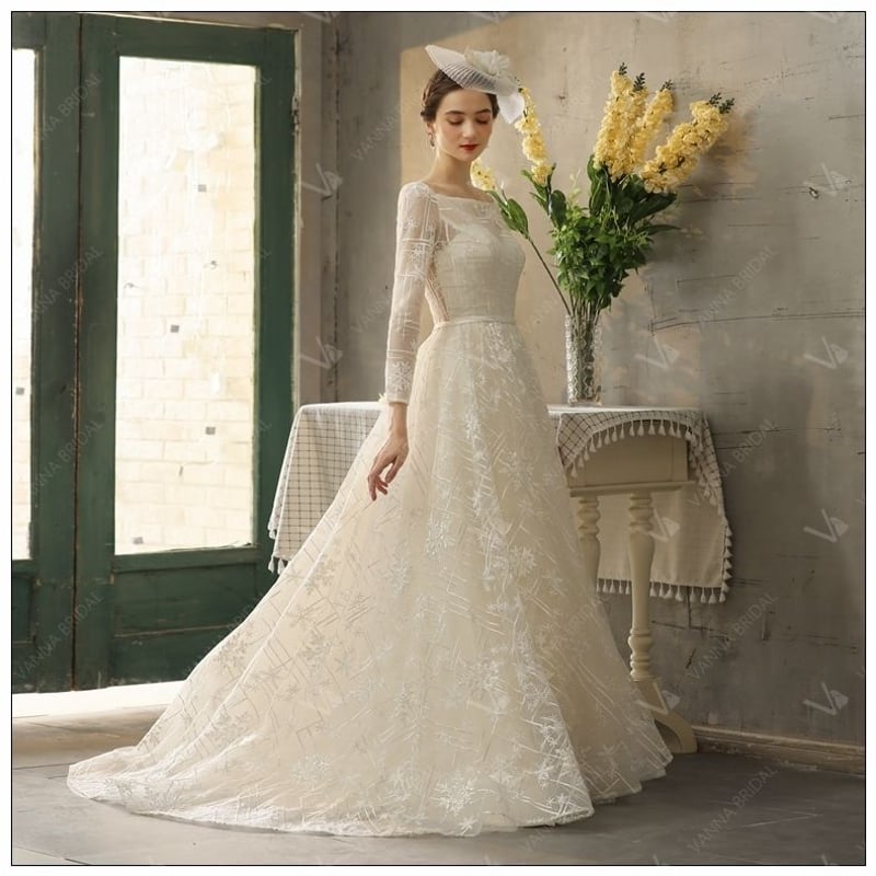 【mu】ホワイト ウェディングドレス　Sサイズ ウエディングドレス ホワイト ソフトチュール Aライン ミニトレーン/短