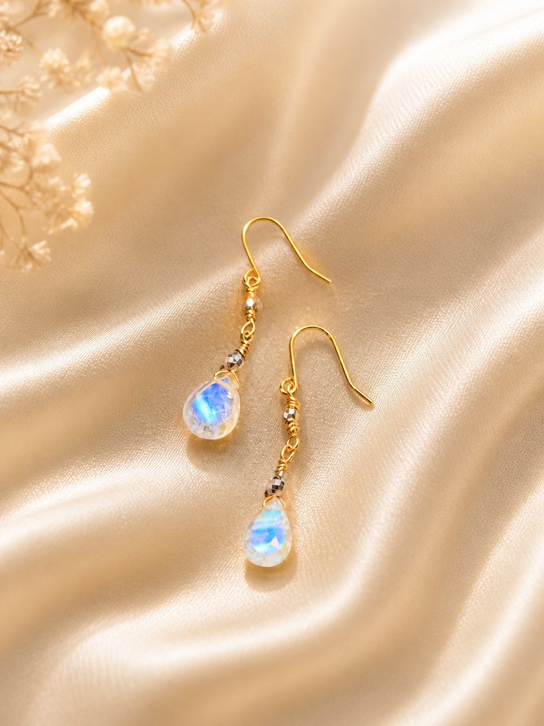 18k ブルームーンストーン ピアス | IRIS Gem & Jewellery