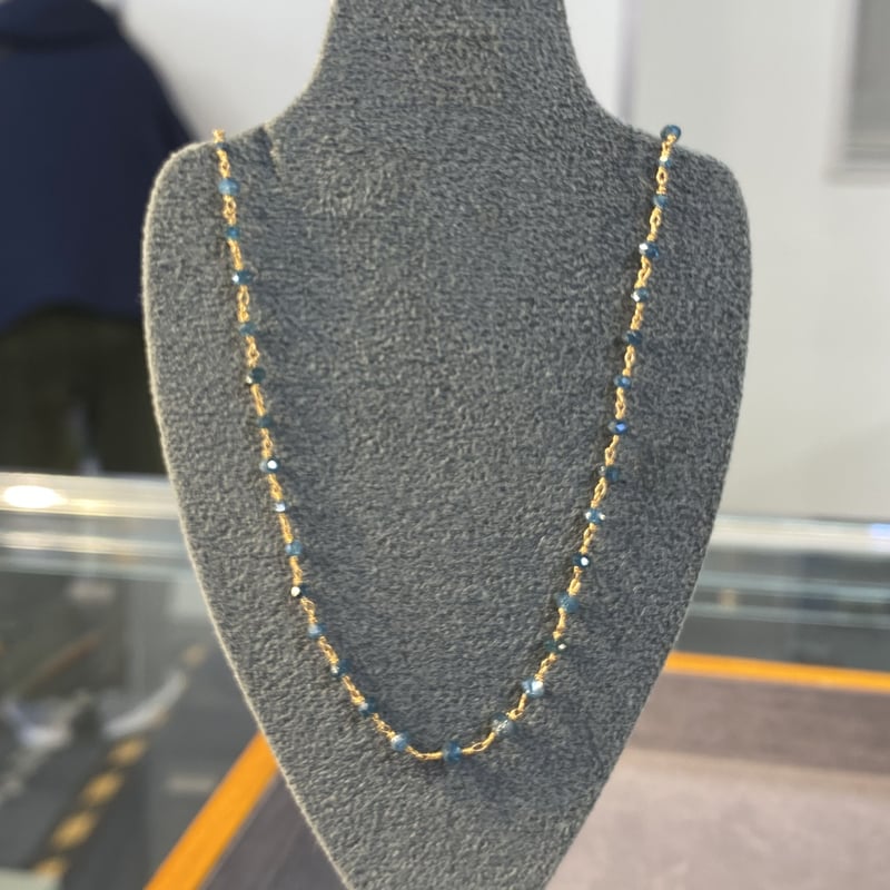 18k ブルーダイヤモンド ネックレス | IRIS Gem & Jewellery 18k ブルーダイヤモンド ネックレス | IRIS Gem & Jewellery
