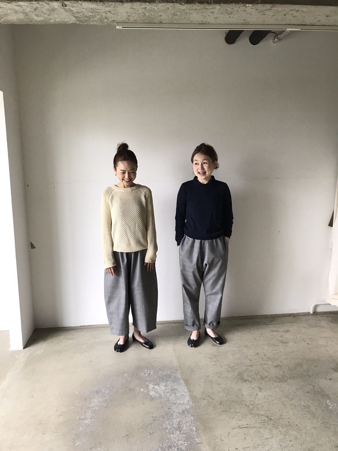 チノベージュ×黒スパンコール サルエルパンツ | TEO