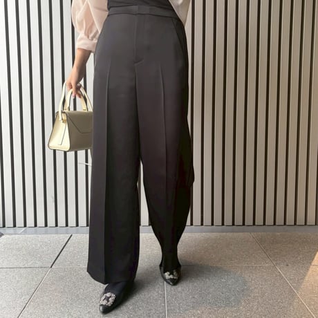 グロスセンタープレスワイドストレートパンツ(ブラック)