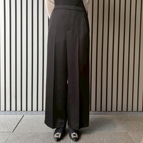 グロスセンタープレスワイドストレートパンツ(ブラック)