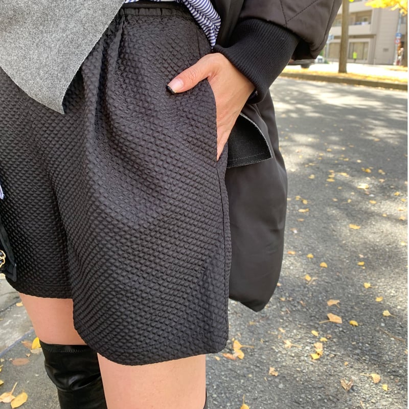 MYINE 型押しショートパンツ