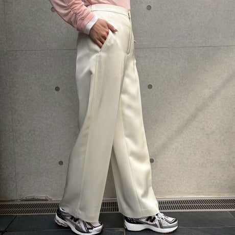 グロスセンタープレスワイドストレートパンツ(ホワイト)