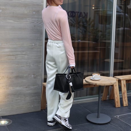 グロスセンタープレスワイドストレートパンツ(ホワイト)
