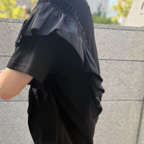 ショルダーフリルデザインTシャツ(ブラック)