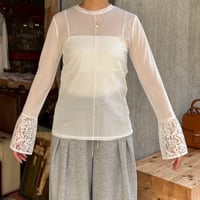 袖口レースメッシュニットクルーネックトップス(アイボリー)