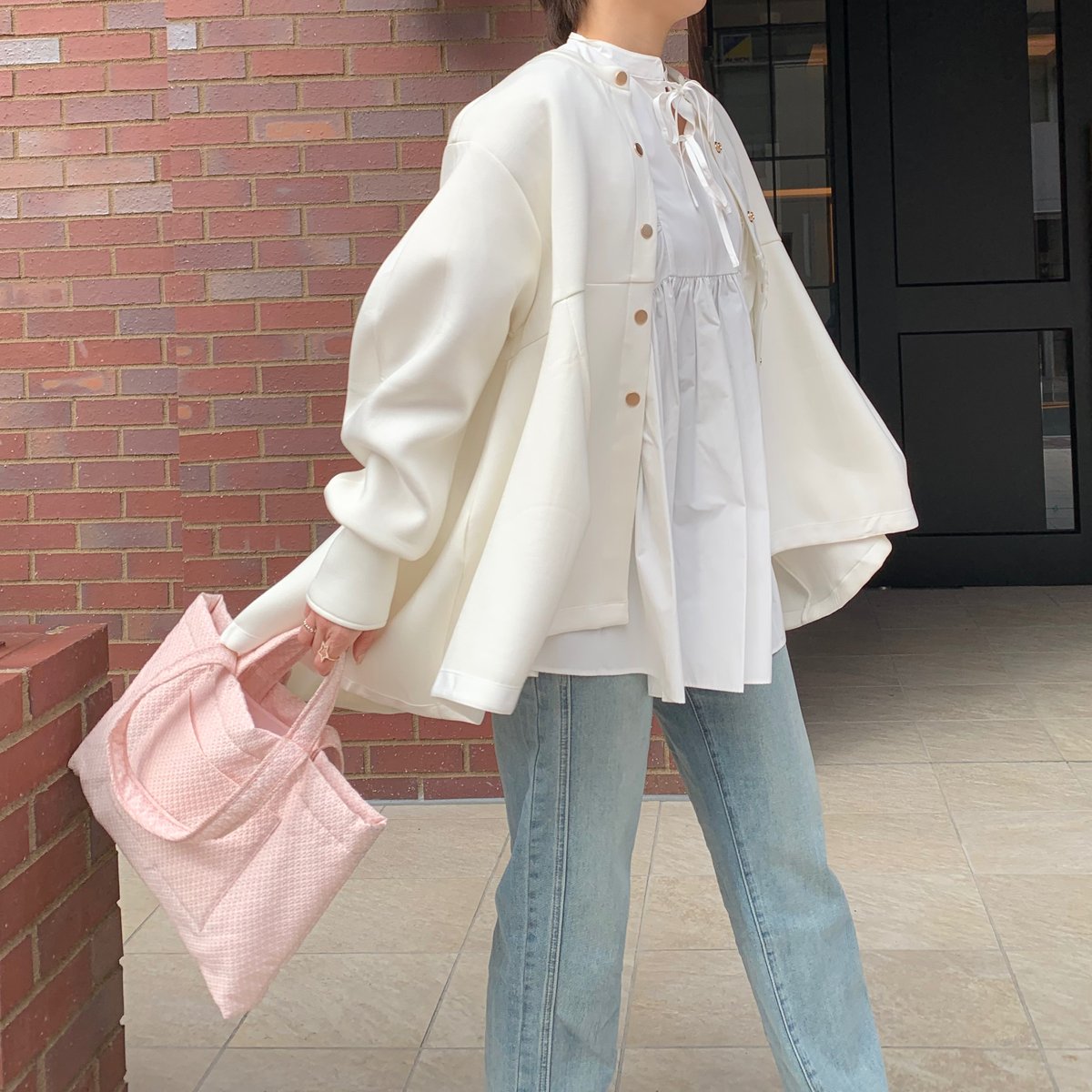 最終値下げ　人気完売カラー　myine ボリュームヘムブルゾン　ホワイト 最終値下げ人気完売カラーmyine ボリュームヘムブルゾンホワイト