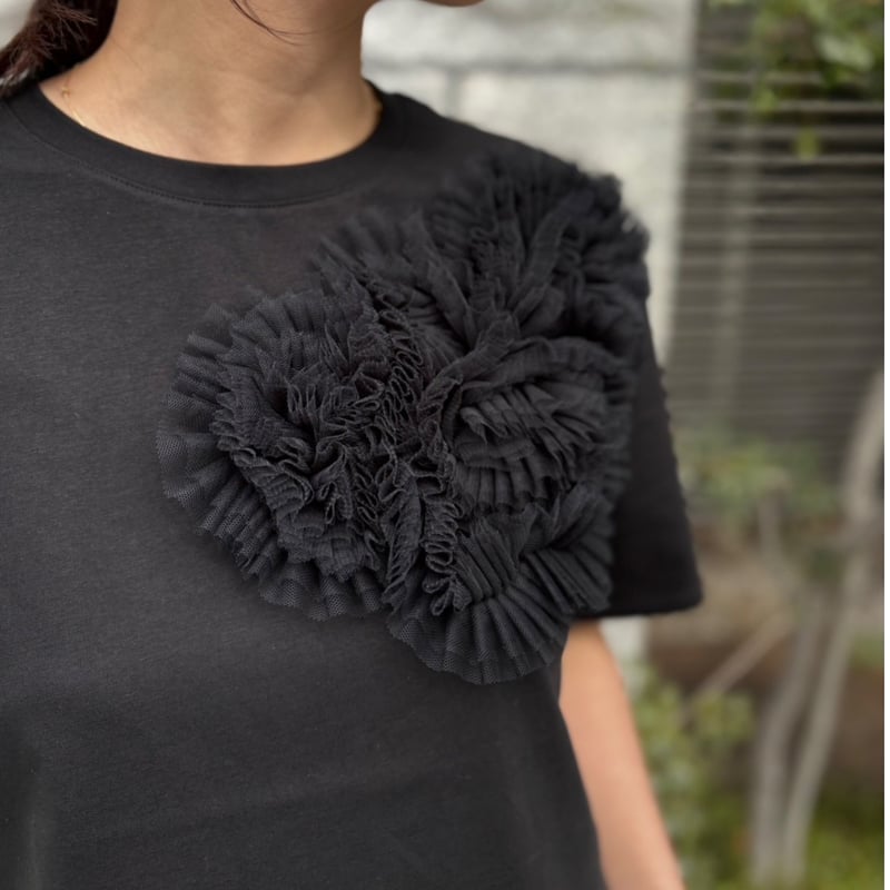 3Dチュール刺繍Tシャツ(ブラック) | myinemy's STORE