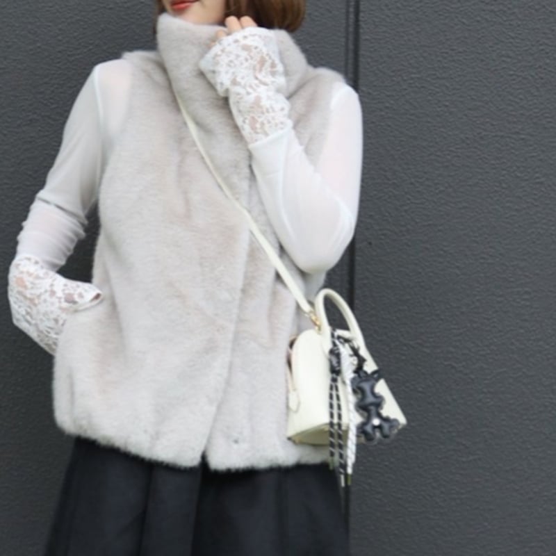 新品☆未使用　ライトグレー ファー ベスト ハイネックファーベスト(ライトグレー) | myinemy's STORE