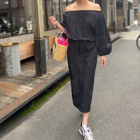 オフショルダー2WAYメモリーワンピース(ブラック)