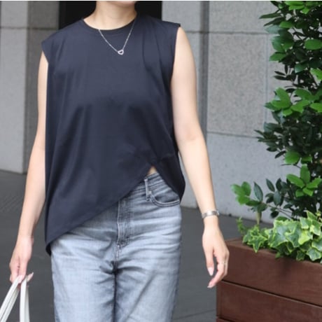 【接触冷感】アシメ立体ラウンドヘムカットソー(ブラック)